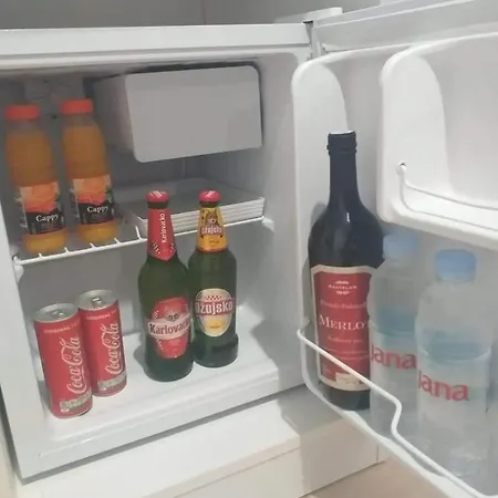 Sublime Double Bedroom With Breakfast And Free Mini Bar